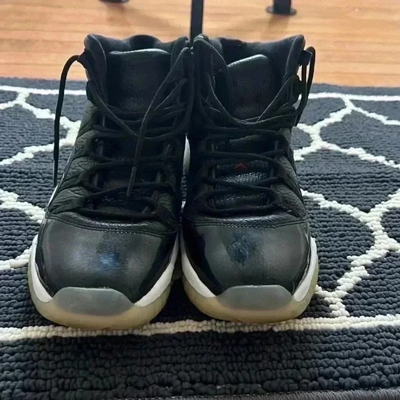 BOYS 7 YOUTH Jordan 11 Retro 72-10 (GS) - Picture 5 of 9